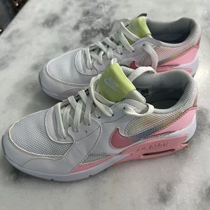 EUC girls Nike Air Max Excee - size 3.5 Y